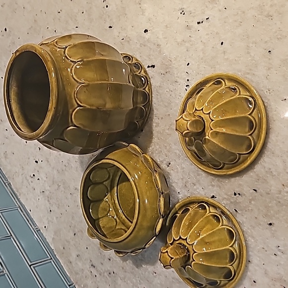 Vintage canisters - Picture 3 of 3